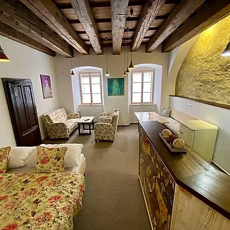 Largo Konukevi Český Krumlov