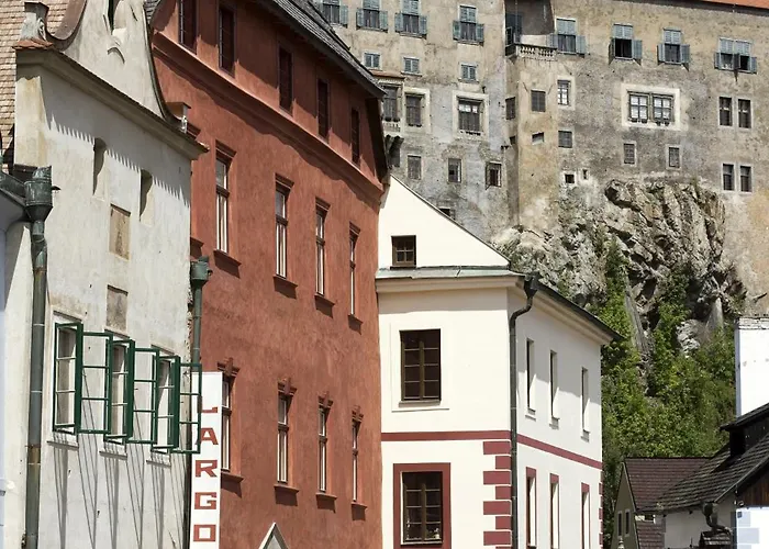 招待所 拉尔戈旅馆 4*